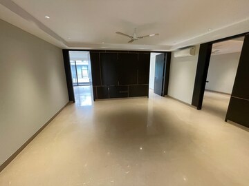Room in 4 BHK Builder Floor at Sushant Lok I – for Rent