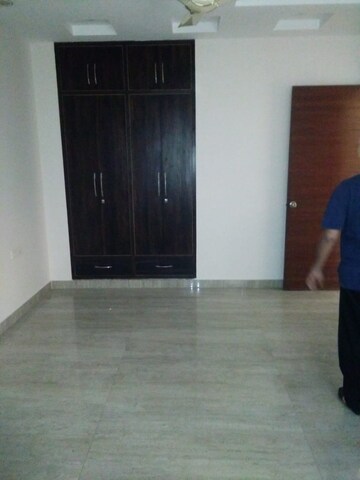 Room in 4 BHK Independent House at Sector 31 – for Sale