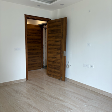 Room in 3 BHK Builder Floor at Sector 84 – for Rent