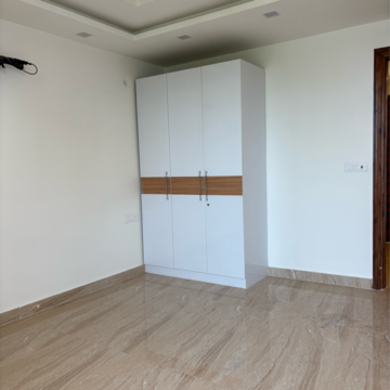 Room in 3 BHK Builder Floor at Sector 84 – for Rent
