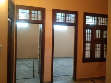 Room in 2 BHK Apartment at Chattarpur – for Rent