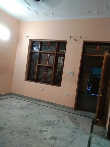 Room in 2 BHK Apartment at Chattarpur – for Rent