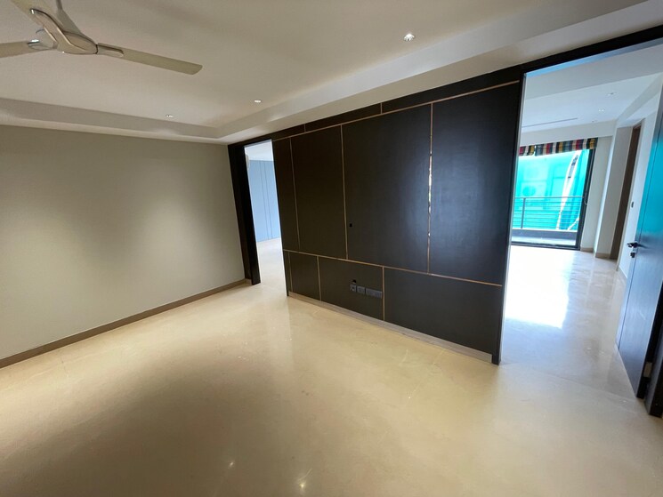 Room, sushant lok i 4 Bedroom 300 Sq.Yd. Builder Floor In Sushant Lok I Gurgaon 9074665