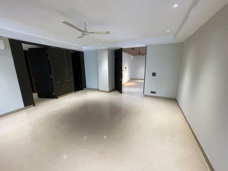 Room, sushant lok i 4 Bedroom 300 Sq.Yd. Builder Floor In Sushant Lok I Gurgaon 9074665