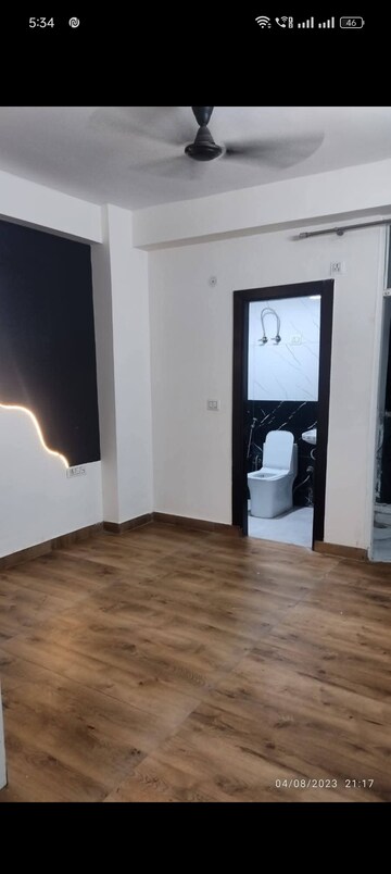 Room in 1 BHK Builder Floor at Sector 73 – for Sale