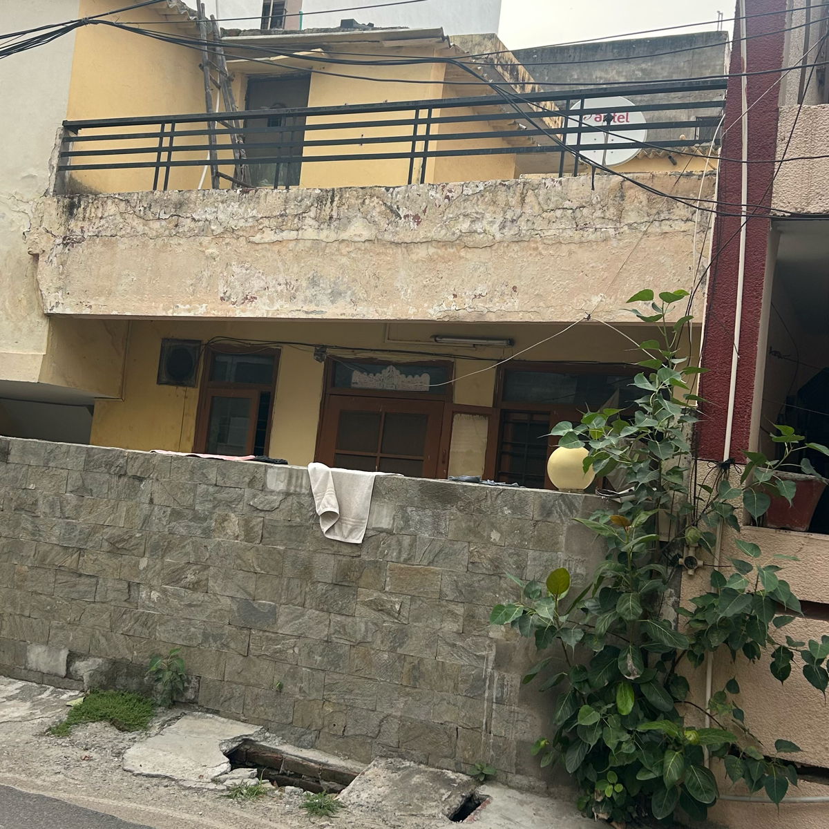 2 BHK + Servant Room Independent House For Sale in Noida Authority 