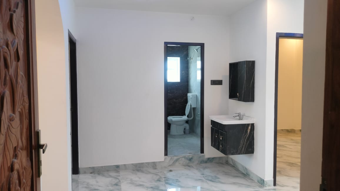 2 BHK Builder Floor For Sale in Samsur