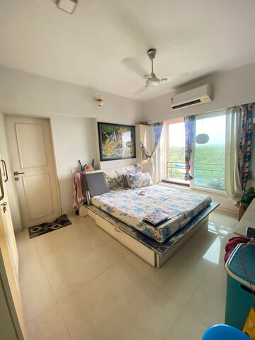 Bedroom in 2 BHK Apartment at Deepak Residency, Vile Parle West – for Rent