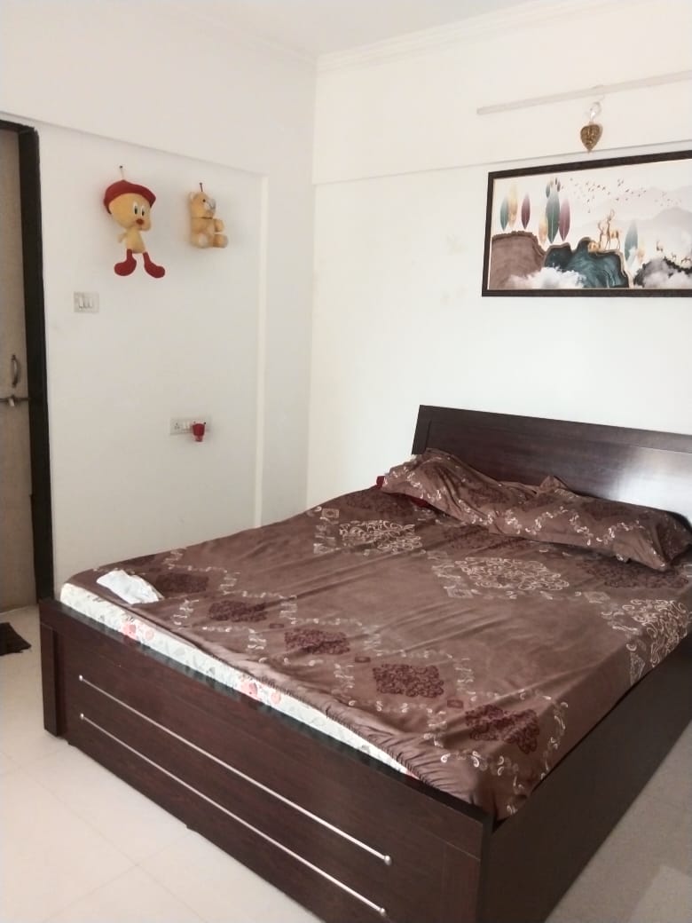 2 BHK + Extra Room Apartment For Rent in Menlo Homes