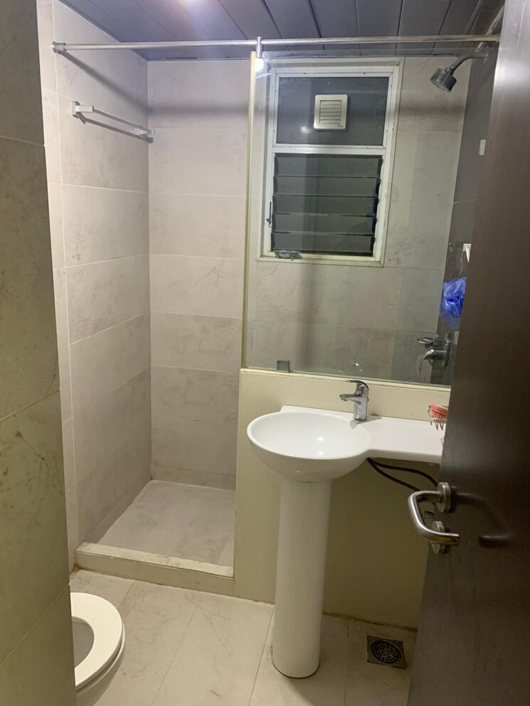 Bathroom, kasturi-apostrophe 3 Bedroom 1250 Sq.Ft. Apartment In Wakad Pune 9074737