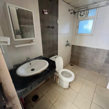 Bathroom in 3 BHK Apartment at Supertech Crown Town, Sector 74 – for Rent