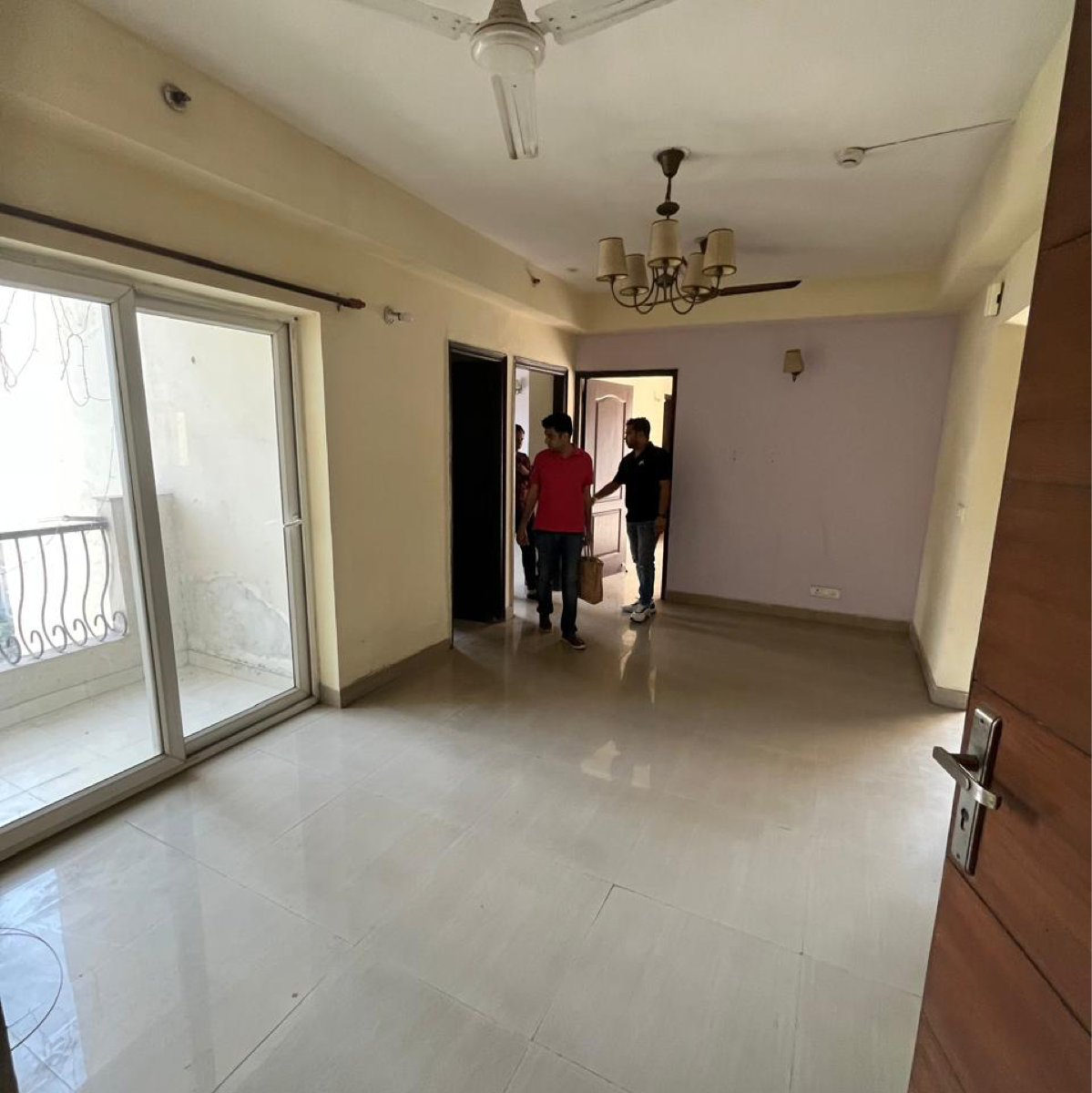 3 BHK 1295 Sq.Ft. Apartment in Supertech Crown Town