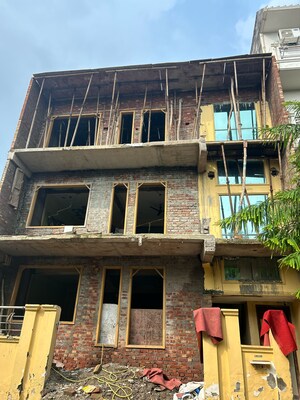 6+ BHK Independent House – Exterior View View at Sector 105 - for Sale