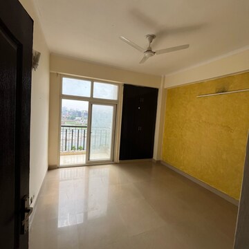 Room in 3 BHK Apartment at Amrapali Zodiac, Sector 120 – for Sale