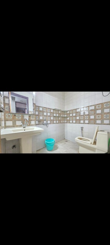 Master Bedroom in 3 BHK Builder Floor at Saket – for Rent