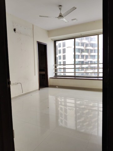 Room in 3 BHK Apartment at Jiten Apartment, Andheri West – for Rent