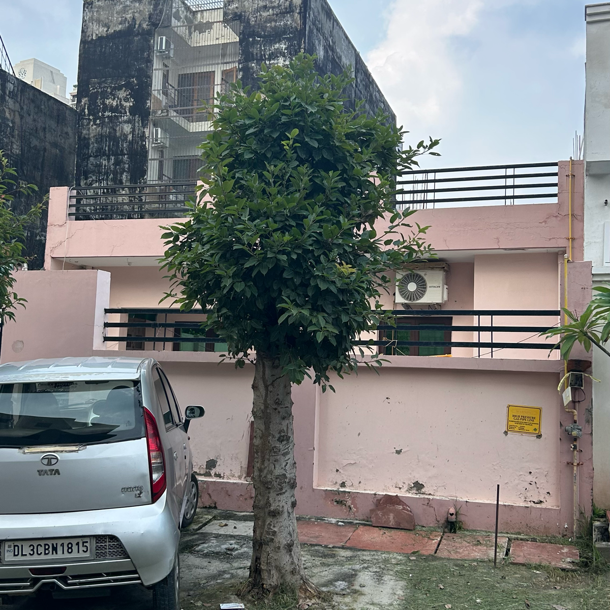 1 BHK + Servant Room Independent House For Sale in Sector 105