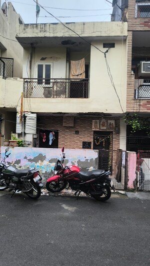 Parking in 2 BHK Apartment at HIG Flats, Sector 99 – for Sale