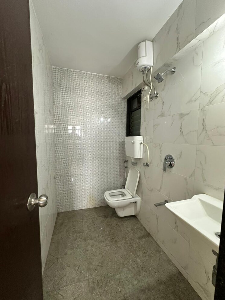 Bathroom, bhoomi-samarth 2 Bedroom 664 Sq.Ft. Apartment In Goregaon East Mumbai 9074797