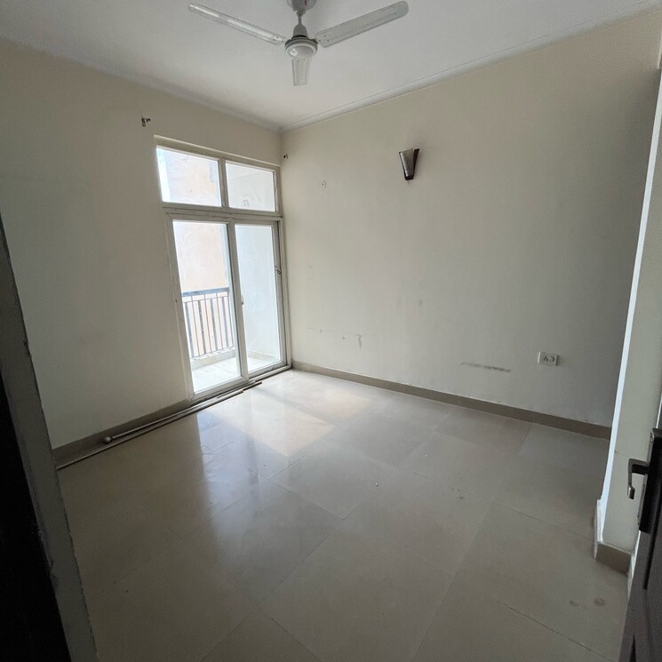 Room, amrapali-zodiac 3 Bedroom 1550 Sq.Ft. Apartment In Sector 120 Noida 9074819