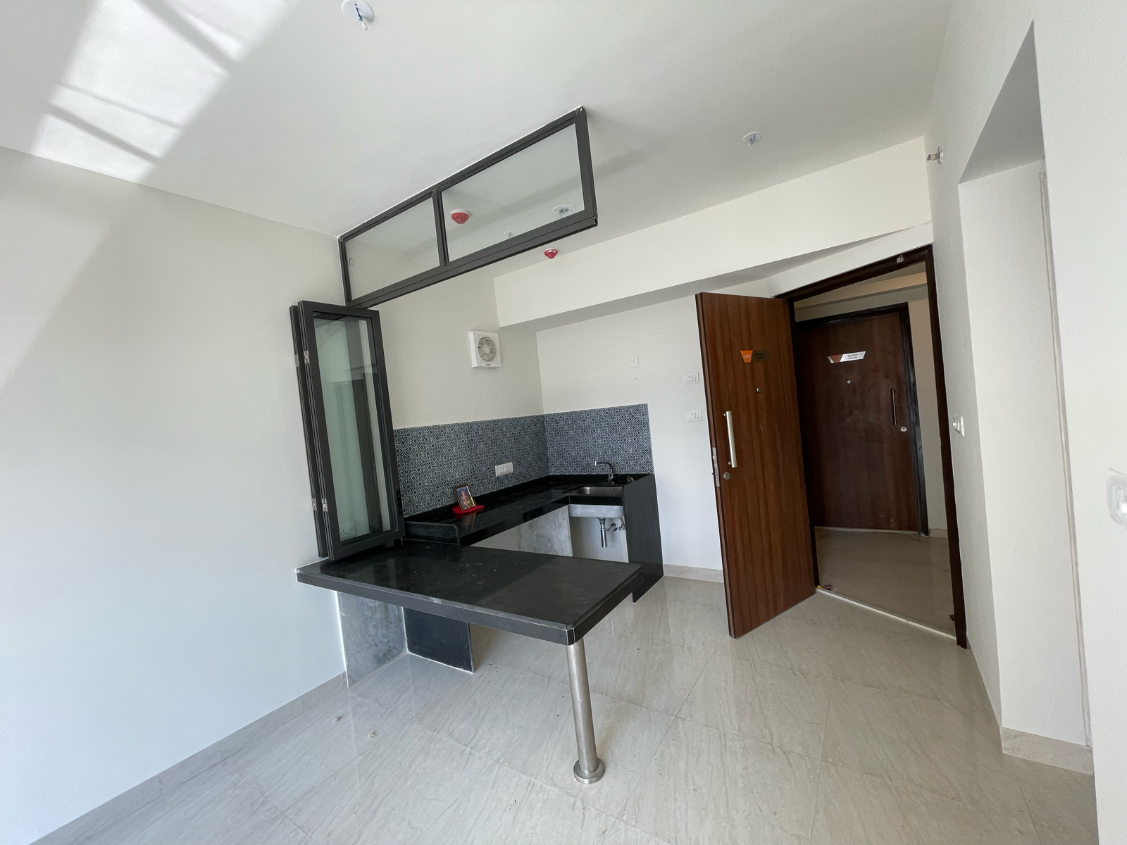 1 BHK Apartment For Rent in Lodha Quality Home Tower 5