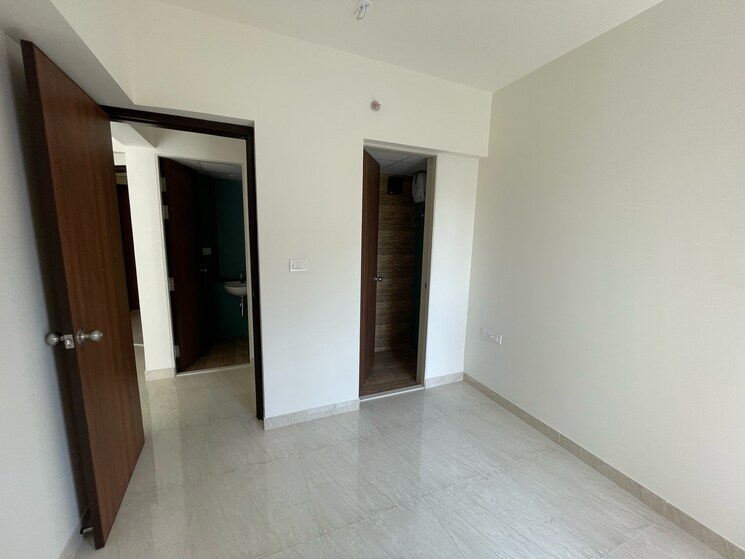 Room, lodha-quality-home-tower-5 1 Bedroom 338 Sq.Ft. Apartment In Saket Complex Thane 9074826