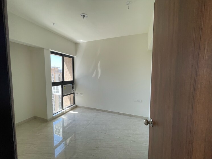 Room, lodha-quality-home-tower-5 2 Bedroom 554 Sq.Ft. Apartment In Saket Complex Thane 9074845