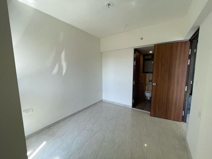 Room, lodha-quality-home-tower-5 2 Bedroom 554 Sq.Ft. Apartment In Saket Complex Thane 9074845