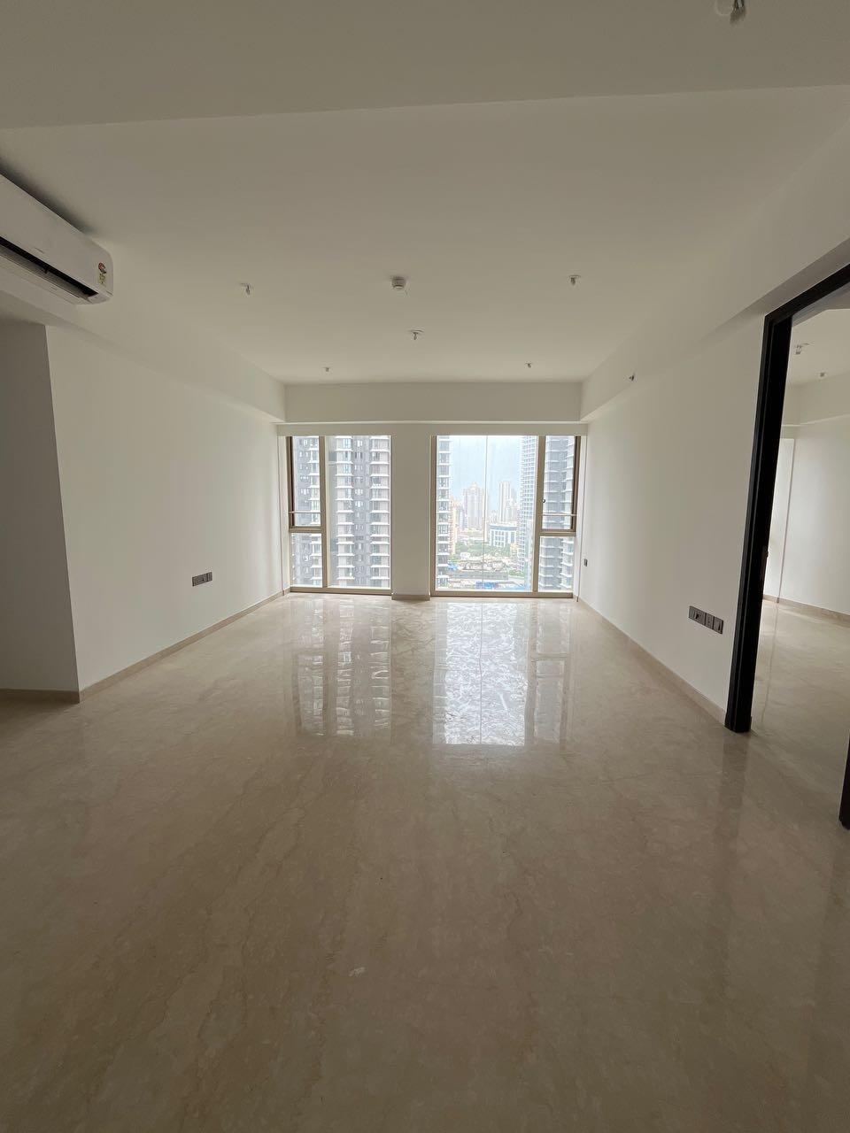 2 BHK + Servant Room Apartment For Rent in Lodha The Park