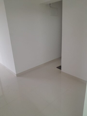 Room in 2 BHK Apartment at Pride World City Kingsbury, Charholi Budruk – for Rent