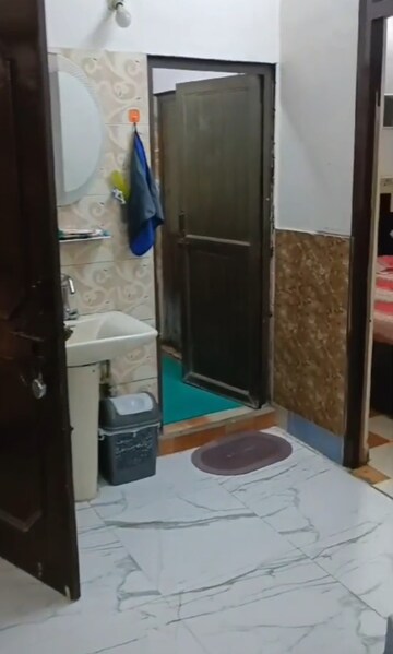 Furnished Amenities in 2 BHK Builder Floor at Guru Angad Nagar – for Sale
