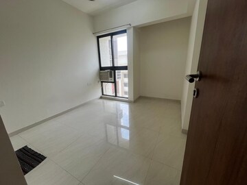 Room in 1 BHK Apartment at Lodha Quality Home Tower 2, Saket Complex – for Rent