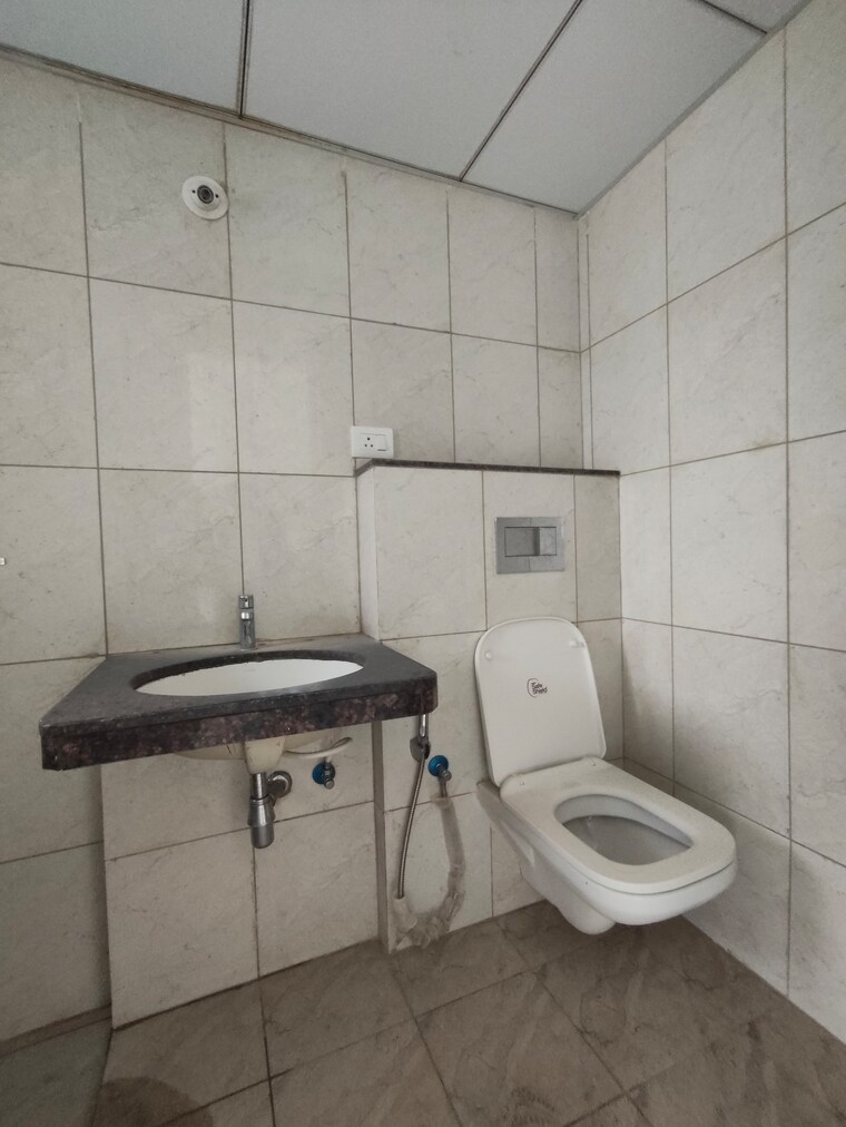 Bathroom, kharadi 3 Bedroom 1250 Sq.Ft. Apartment In Kharadi Pune 9074952
