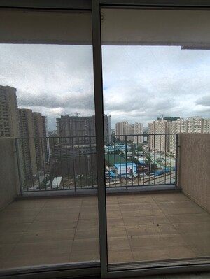 Room in 3 BHK Apartment at Kharadi – for Sale