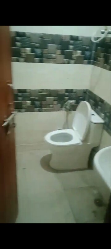 Team Area in 2 BHK Apartment at Krystal Homes, Sector 1 Greater Noida – for Rent