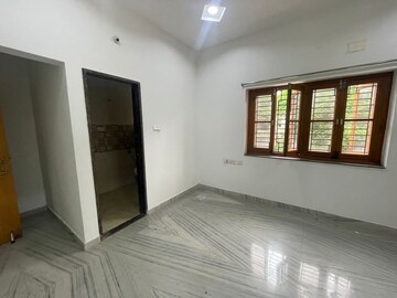 Room in 2 BHK Apartment at Manikonda – for Rent