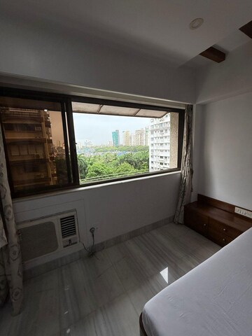 Room in 2 BHK Apartment at Sea Lord, Cuffe Parade – for Rent