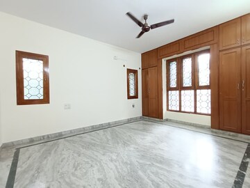 Room in 4 BHK Independent House at Hsr Layout – for Rent