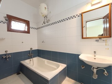 Team Area in 4 BHK Independent House at Hsr Layout – for Rent