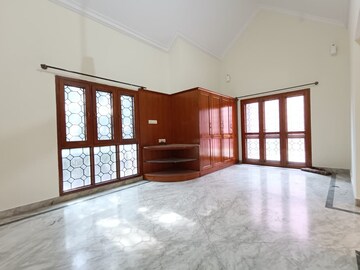 Room in 4 BHK Independent House at Hsr Layout – for Rent