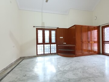 Room in 4 BHK Independent House at Hsr Layout – for Rent