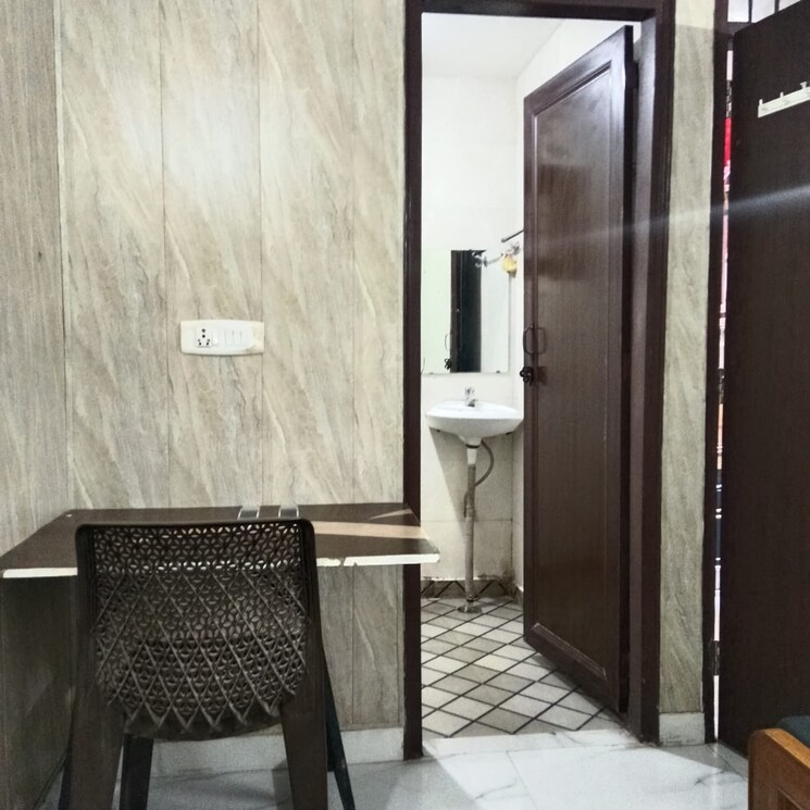 Bedroom, freedom fighters enclave 1 RK 500 Sq.Ft. Apartment In Freedom Fighters Enclave Delhi 9074947