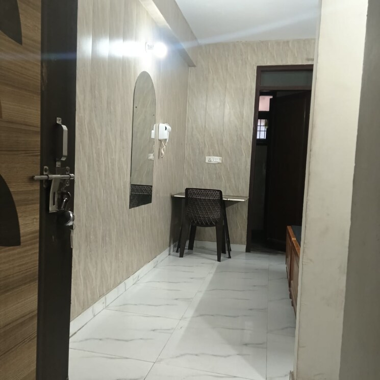 Room, freedom fighters enclave 1 RK 500 Sq.Ft. Apartment In Freedom Fighters Enclave Delhi 9074947