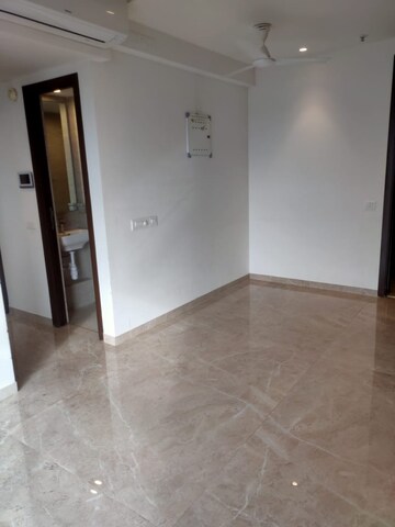 Room in 1 BHK Apartment at Hiranandani Regent Hill, Powai – for Rent