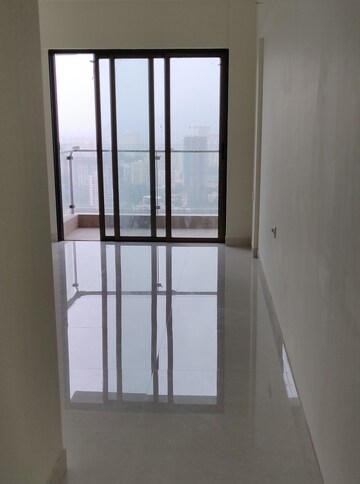 Room in 2 BHK Apartment at The Wadhwa Atmosphere, Mulund West – for Sale
