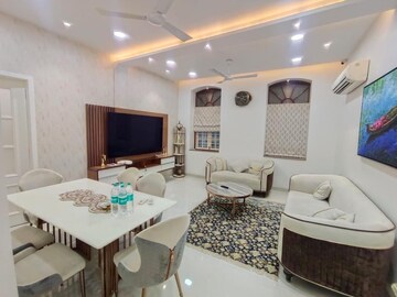 Team Area in 2 BHK Apartment at Malabar Apartments, Malabar Hill – for Rent