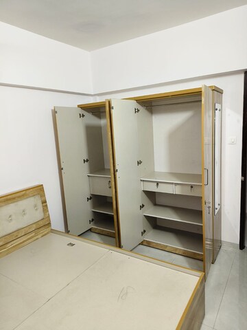 Room in 2 BHK Apartment at Siroya New Jagdamba, Andheri East – for Rent