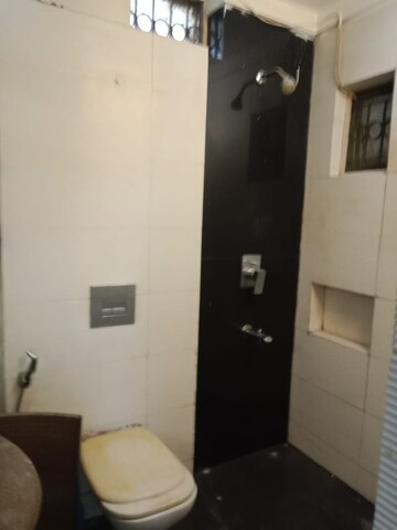Furnished Amenities in 3 BHK Apartment at Vasant Kunj – for Rent