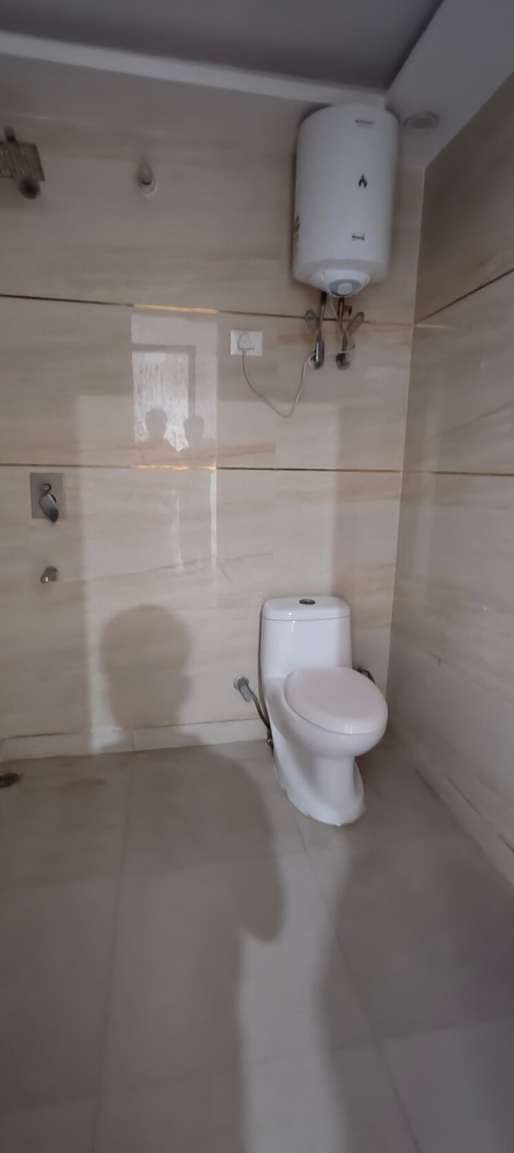 Bathroom, chattarpur 3 Bedroom 1500 Sq.Ft. Builder Floor In Chattarpur Delhi 9075040