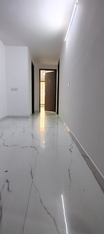 Room in 3 BHK Builder Floor at Chattarpur – for Rent